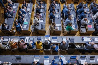 Le Grand Conseil a ratifié, mardi, la naturalisation de 423 ressortissants étrangers. KEYSTONE/VALENTIN FLAURAUD